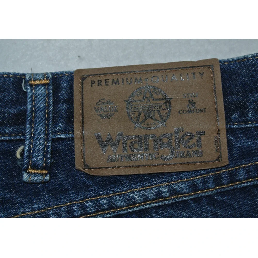 Wrangler Jeans Men's 38 x 32 regular fit straight blue denim pants retro